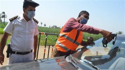 سحب 3202 رخصة سيارة لعدم تركيب الملصق الإلكتروني