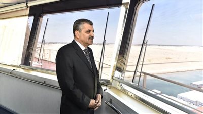 الفريق أسامة ربيع: عبور٦١ سفينة قناة السويس بحمولات صافية ٣,٢ مليون طن