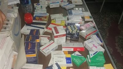 غلق وتشميع ٣ منشآت طبية وضبط ١١٤ صنف أدوية منتهية الصلاحية بالبحيرة