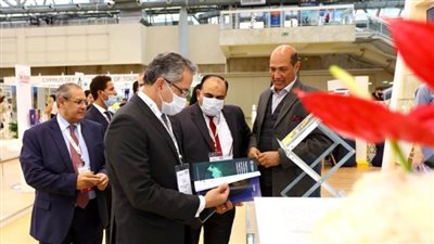 وزير السياحة والآثار بتفقد معرض مصر فى موسكو