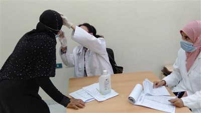 توقيع الكشف الطبي بالمجان على أكثر من ١٠٠٠ مواطن بقرية الحرايدية 