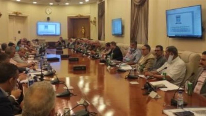 خلال الاجتماع