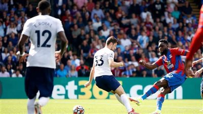 قطار توتنهام يتوقف بهزيمة مفاجأة من كريستال بالاس بثلاثية في البريميرليج