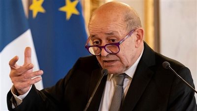 لودريان يتهم 