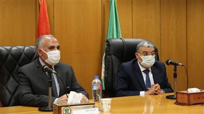 وزير الري يصل المنيا لمتابعة موقف مشروعات الموارد المائية والري 