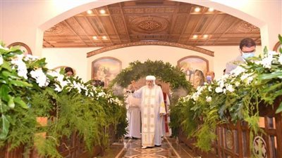 البابا تواضروس يصلي القداس الإلهي في كنيسة العذراء والأنبا تكلا بالعبور