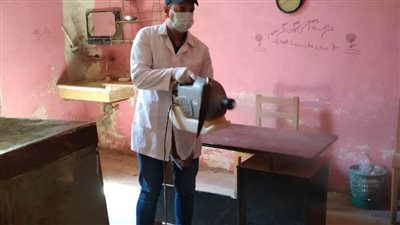  رش وتطهير مناطق آثار حلوان والصف وأطفيح