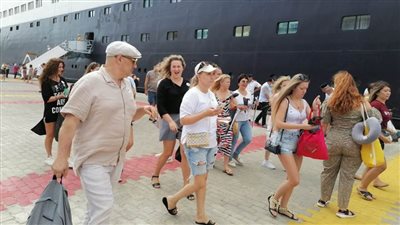 نشاط ملحوظ في حركة تداول الحاويات ووصول وفد سياحي لميناء الإسكندرية