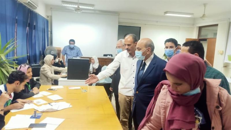 رئيس جامعة المنيا