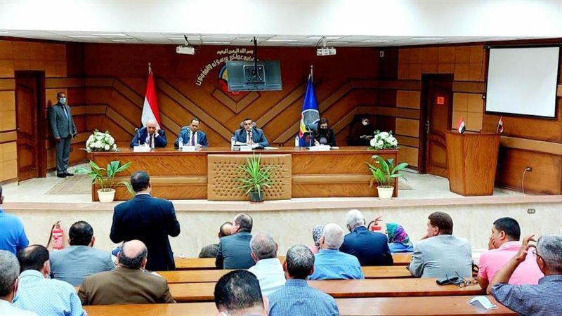 محافظ البحيرة يتابع