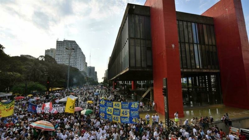 التظاهرات ضد بولسونارو