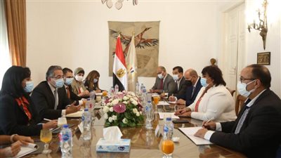 العنانى ووزيرة الثقافى يضعان استراتيجية للترويج السياحي