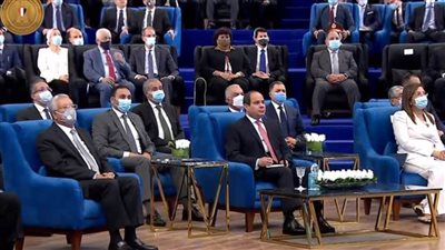 الرئيس السيسى يشيد بتحمل المصريين تبعات قرارات الإصلاح الاقتصادي