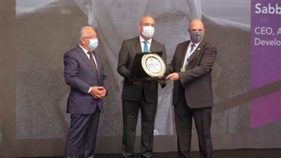 وزير الإسكان يكرم المهندسين الراحلين حسب الله الكفراوي وحسين صبور