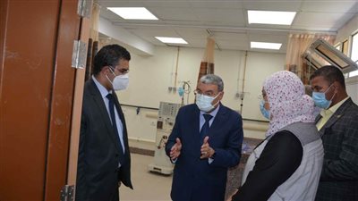 محافظ المنيا يتفقد عدداً من مراكز تلقي لقاح كورونا 