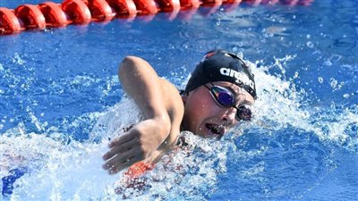 بولندا تتصدر مسابقة السباحة في نهائي ناشئات تحت 17 عامًا 