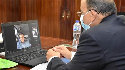 وزير التنمية المحلية يعقد اجتماعاً مع رئيس اتحاد مجالس ومدن الكاميرون