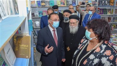 محافظ الإسكندرية ووزيرة الثقافة يفتتحان معرض الكتاب الخامس بـ«كاتدرائية الإسكندرية» 