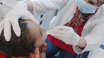 توقيع الكشف الطبي على أكثر من 1500 مريض بالقافلة الطبية ضمن 