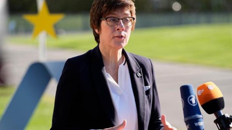 وزيرة الدفاع الألمانية