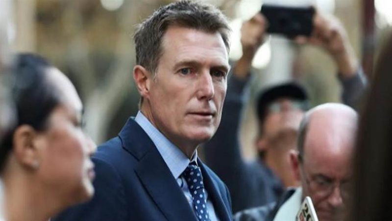 وزير الصناعة والعلوم