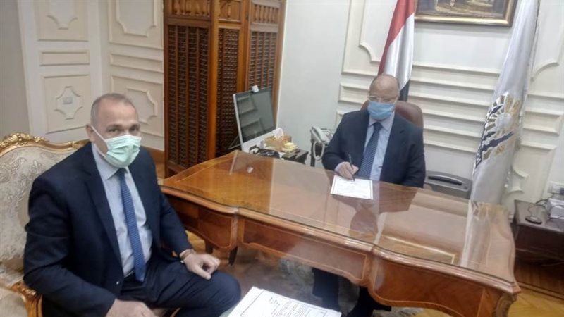 محافظ القاهرة ومدير