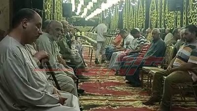 عقب عودة جثمانه من إيطاليا.. أهالي ”إسلام“ يتلقون العزاء في الفقيد