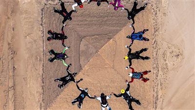 مصر تنتظر تسجيل رقم قياسي بمهرجان القفز الحر سكاي سيكرز