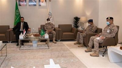 قائد القوات المشتركة السعودي يلتقي رئيس مجلس الوزراء اليمني