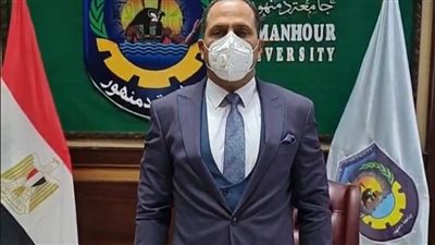 رئيس جامعة دمنهور وضع خطة لتنمية موارد الجامعة