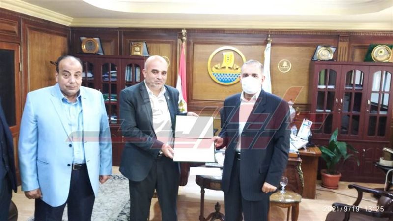 تكريم المحافظ