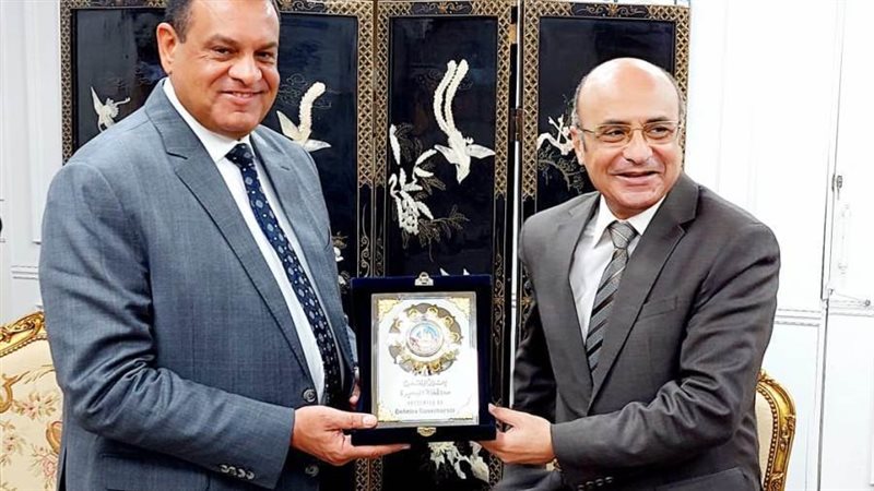 وزير العدل ومحافظ