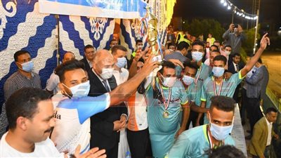 محافظ قنا يشهد نهائي دوري 