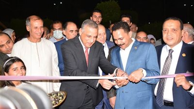 محافظ سوهاج يفتتح معرض 