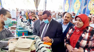 محافظ البحيرة يفتتح معرض أهلا بالمدارس بأبو حمص