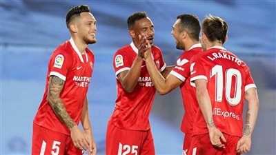 إشبيلية يفوز على فالنسيا 3-1 في الدوري الإسباني