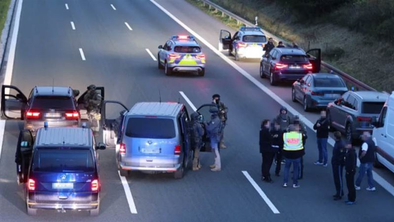 سيارات لقوات الأمن