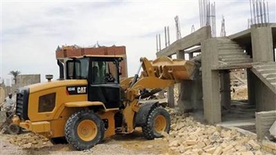 حملة مكبرة لإزالة التعديات على أراضي أملاك الدولة بمدينة إسنا بالأقصر