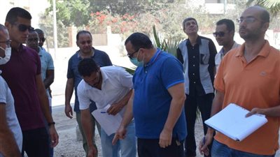 نائب محافظ شمال سيناء يتابع الأعمال الجارية في المحور الساحلي بالعريش