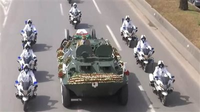 جثمان الرئيس الجزائري السابق بن صالح يواري الثرى بحضور تبون