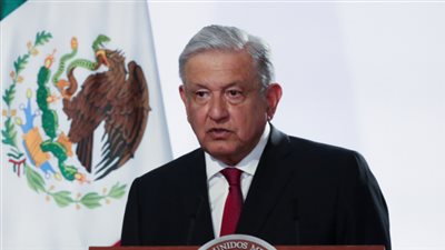 رئيس المكسيك: بلادنا لن تكون مخيما للمهاجرين