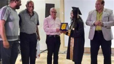 محافظ بورسعيد يشهد حفل تكريم الطلاب المتفوقين بنادي السلام البحري