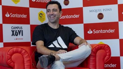 صحيفة اسبانية: برشلونة يقترب من التعاقد مع تشافي هيرنانديز لخلافة كومان