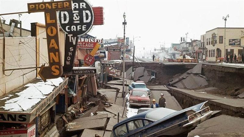 زلزال يضرب سواحل