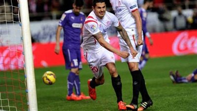 فوز إشبيلية على إسبانيول 2-صفر في الدوري الإسباني لكرة القدم