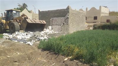  إزالة 37 حالة تعد بالبناء والزراعة على أراضي أملاك الدولة بالمنيا