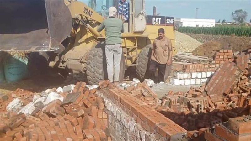 إزالة التعديات بالبحيرة