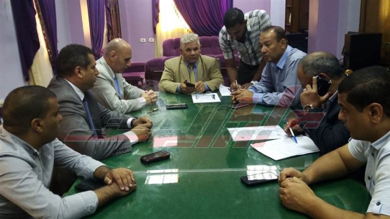 خلال الاجتماع