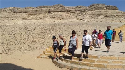 المناطق الأثرية بالمنيا تستقبل وفودًا سياحية من 3 دول أوروبية