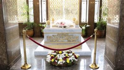 الرئيس السيسي ينيب القائد العام للقوات المسلحة لوضع إكليل من الزهور على ضريح جمال عبد الناصر